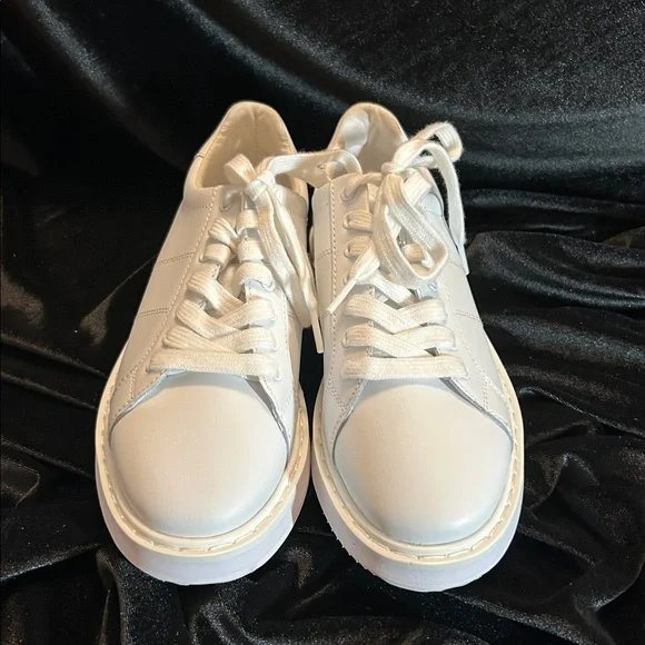 NWOB RALPH LAUREN TENNIS SHOES 7.5 - Picture 10 of 11